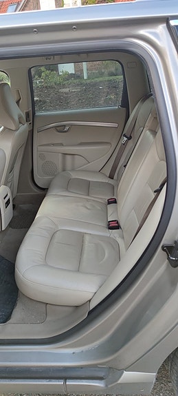 Volvo V70 8 of 10