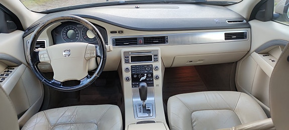 Volvo V70 6 of 10