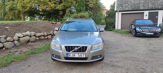 Volvo V70 3 of 10