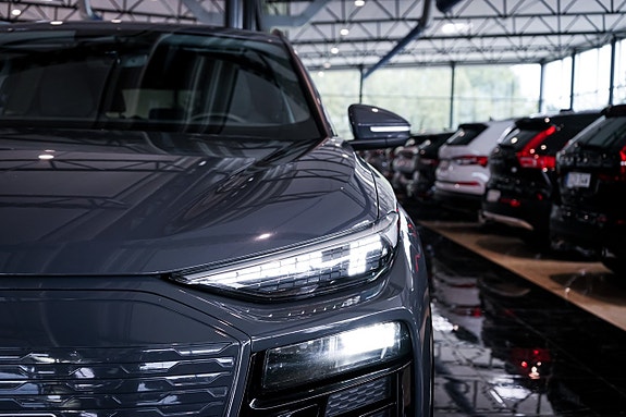 Audi Q6 e-tron 4 of 30