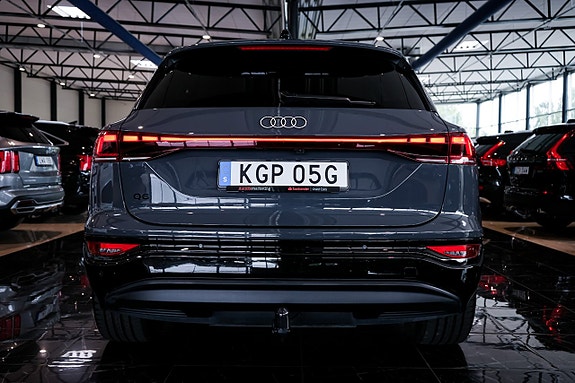 Audi Q6 e-tron 8 of 30