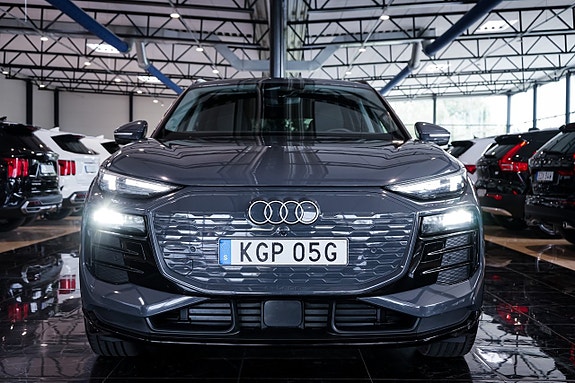 Audi Q6 e-tron 3 of 30