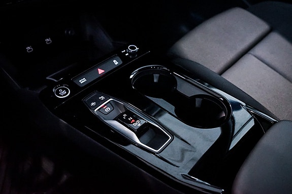 Audi Q6 e-tron 24 of 30