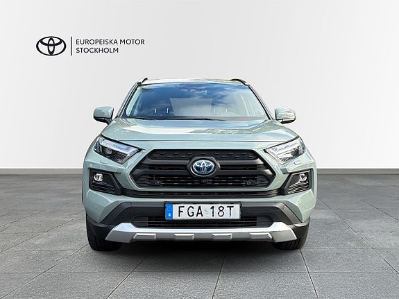 Toyota RAV4 5 of 10