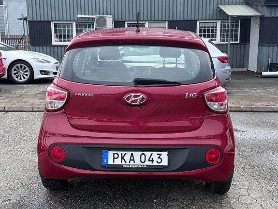 Hyundai i10 7 of 8
