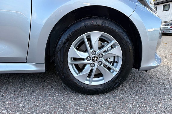 Toyota Yaris 17 of 21