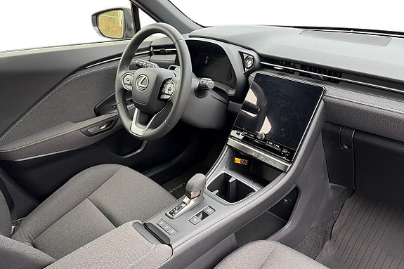Lexus LBX 7 of 21