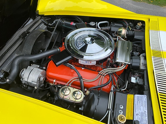Chevrolet Corvette 9 of 14