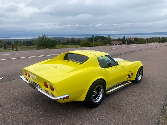 Chevrolet Corvette 7 of 14