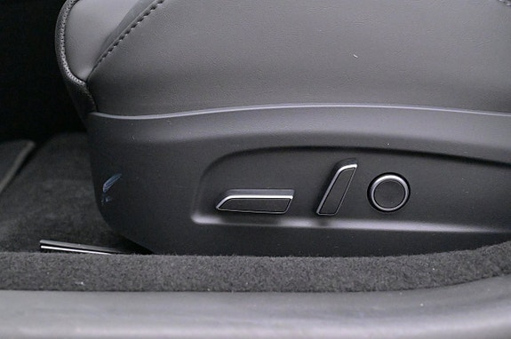 Tesla Model 3 10 of 27