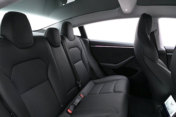 Tesla Model 3 24 of 27