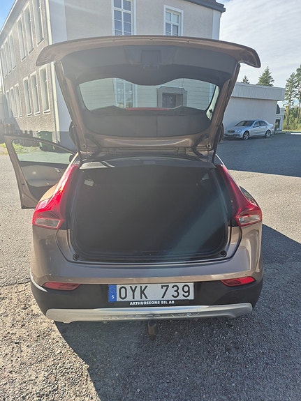 Volvo V40 Cross Country 9 of 10