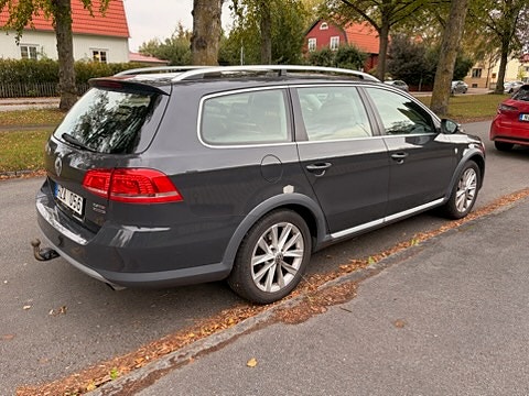 Volkswagen Passat Alltrack 4 of 10