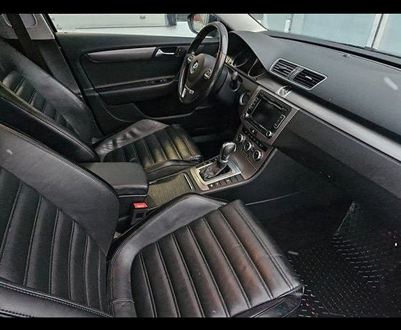 Volkswagen Passat Alltrack 7 of 10