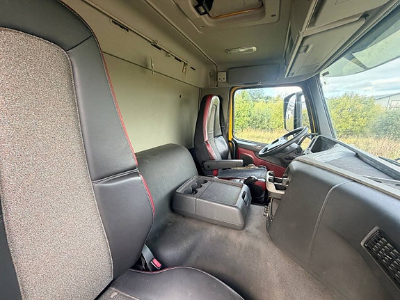 Volvo FM 9 of 12