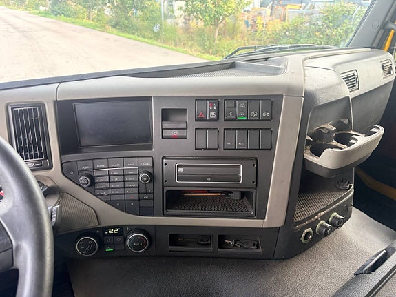 Volvo FM 8 of 12