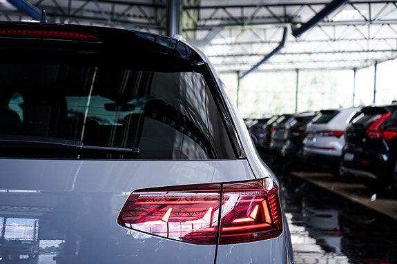 Volkswagen Passat 9 of 30