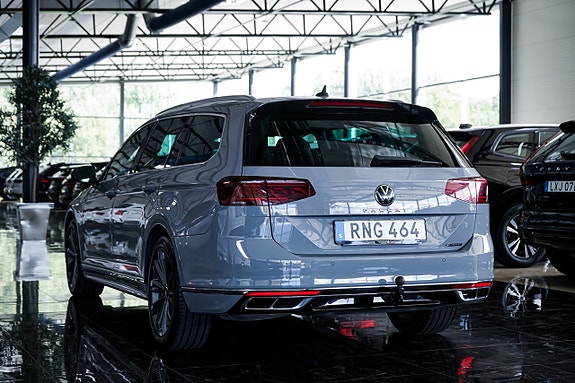 Volkswagen Passat 7 of 30