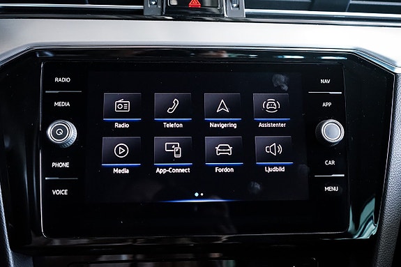 Volkswagen Passat 17 of 30