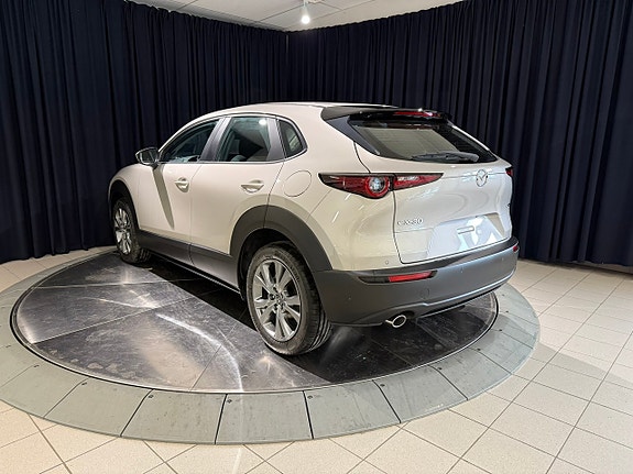 Mazda CX-30 4 of 12