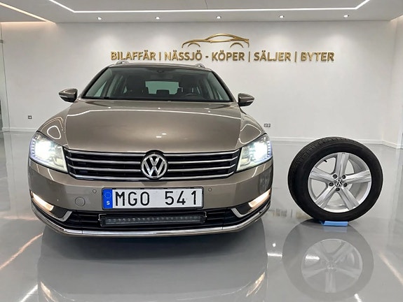 Volkswagen Passat 2 of 25
