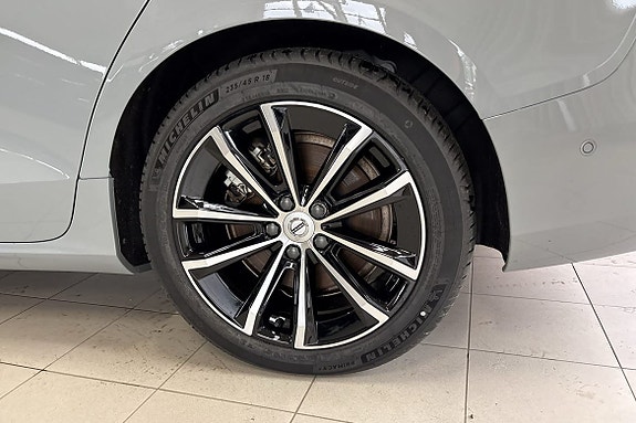 Volvo V60 14 of 27