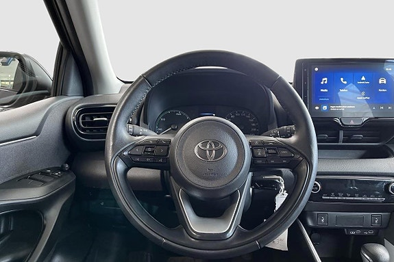 Toyota Yaris 11 of 12