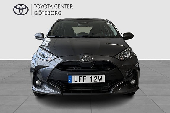 Toyota Yaris 7 of 12
