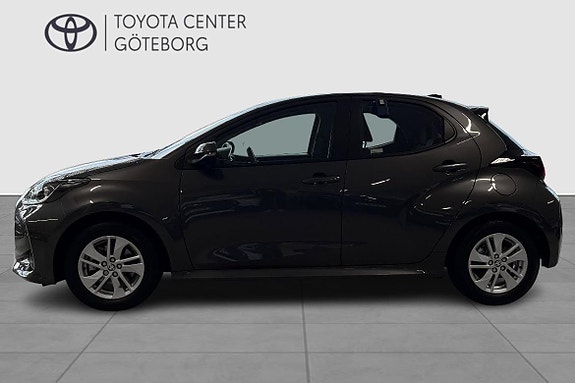 Toyota Yaris 4 of 12