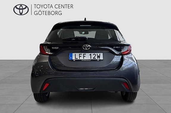Toyota Yaris 6 of 12