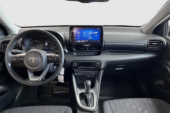 Toyota Yaris 10 of 12