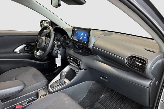 Toyota Yaris 8 of 12