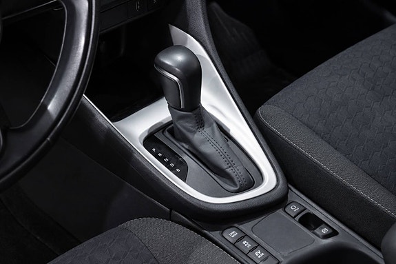 Toyota Yaris 16 of 20
