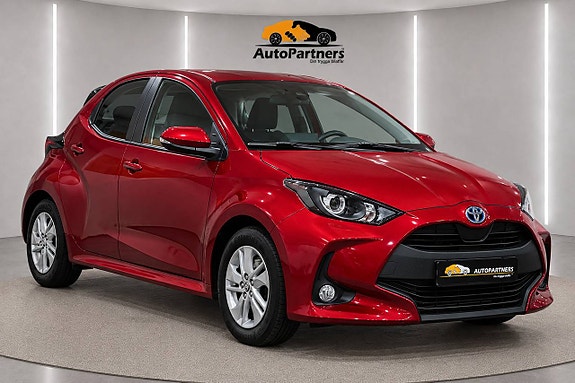Toyota Yaris 2 of 20
