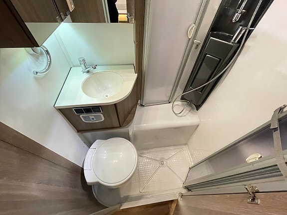 KABE TMX 780 LB / ALDE / Taksäng / Långbädd / Backkamera / Ugn 15 of 20