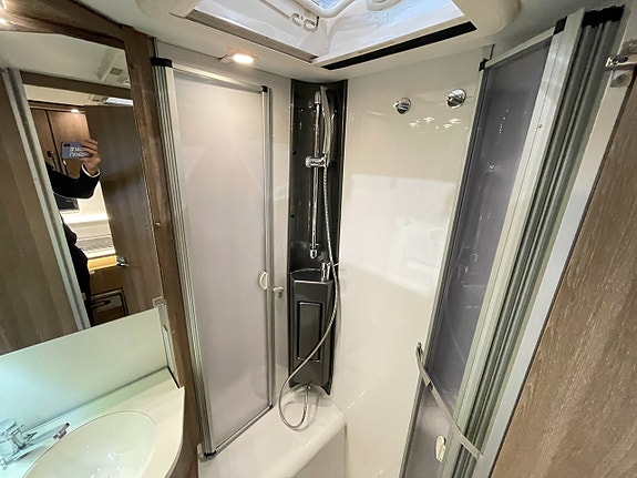 KABE TMX 780 LB / ALDE / Taksäng / Långbädd / Backkamera / Ugn 16 of 20