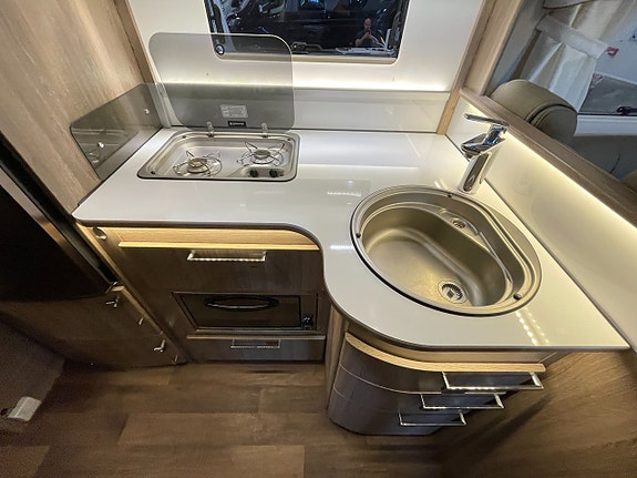 KABE TMX 780 LB / ALDE / Taksäng / Långbädd / Backkamera / Ugn 18 of 20
