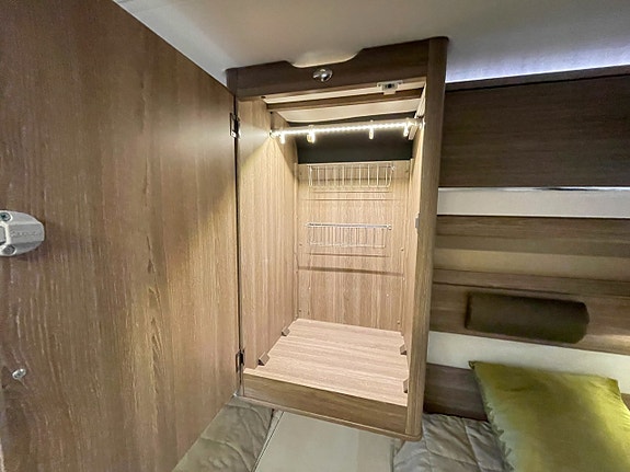 KABE TMX 780 LB / ALDE / Taksäng / Långbädd / Backkamera / Ugn 14 of 20