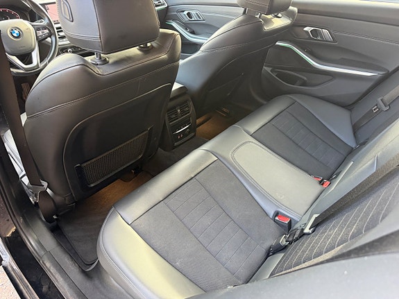 BMW 330e 12 of 15