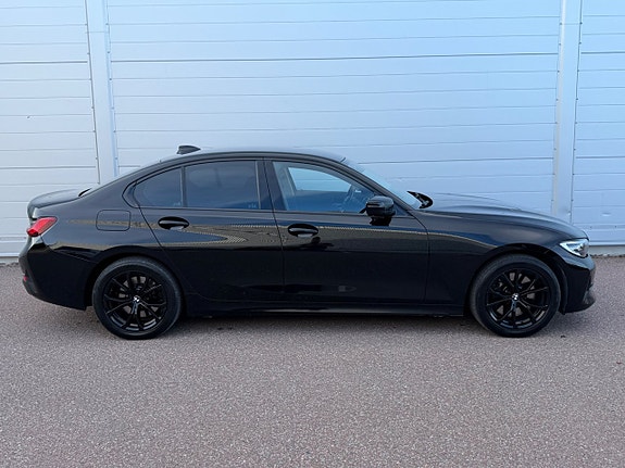 BMW 330e 8 of 15