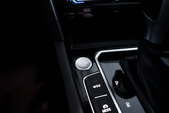 Volkswagen Passat 26 of 30