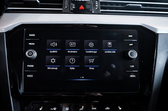 Volkswagen Passat 21 of 30