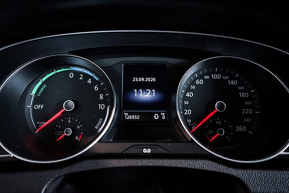 Volkswagen Passat 14 of 30