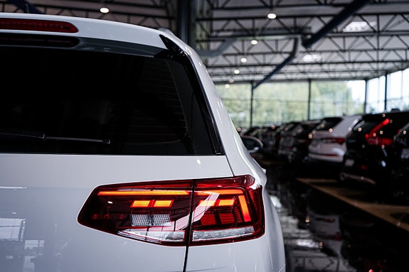 Volkswagen Passat 9 of 30
