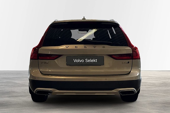 Volvo V90 Cross Country 8 of 21