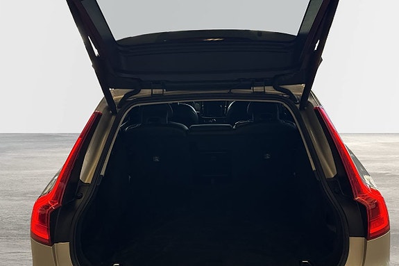 Volvo V90 Cross Country 14 of 21