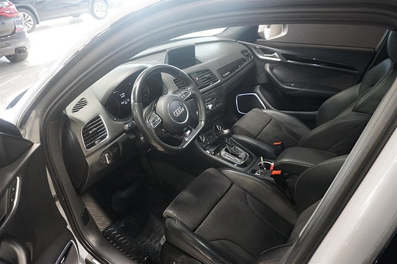 Audi Q3 2 of 18
