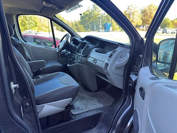 Renault Trafic 6 of 9