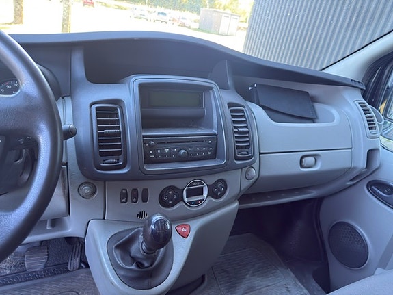 Renault Trafic 8 of 9
