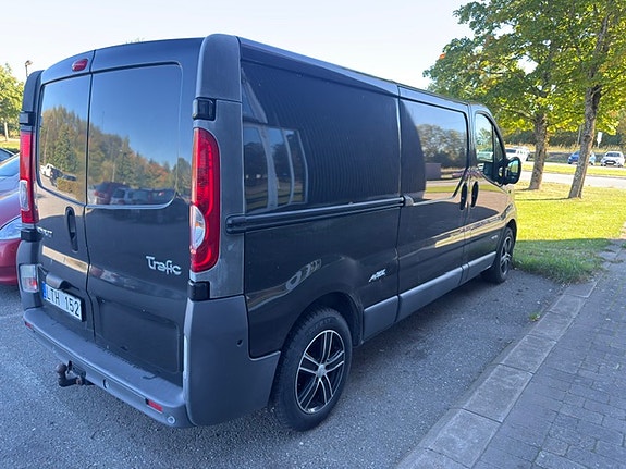Renault Trafic 4 of 9